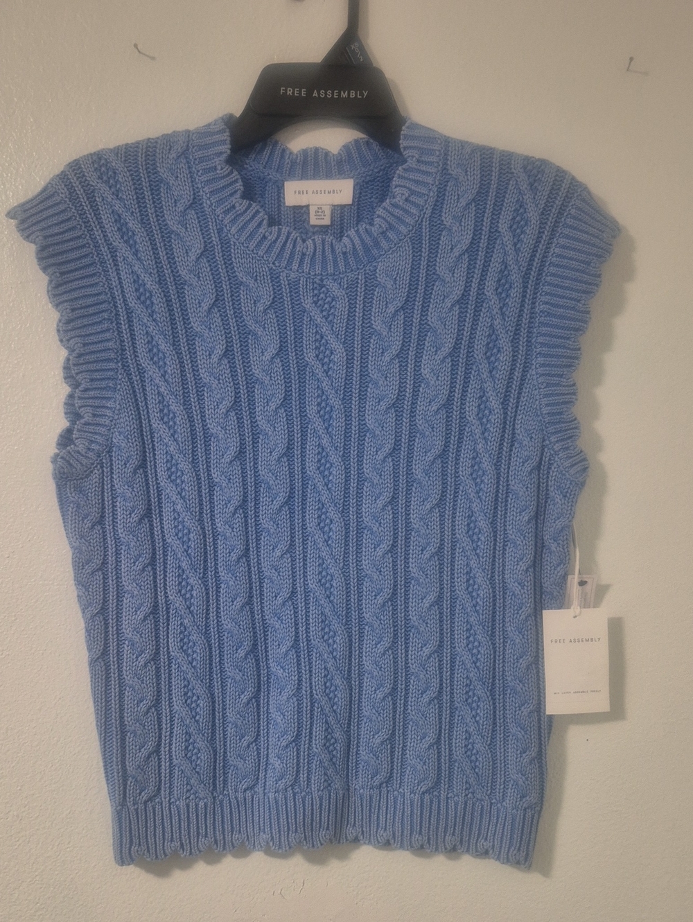 Free Assembly Women's Scalloped Cable Knit Vest